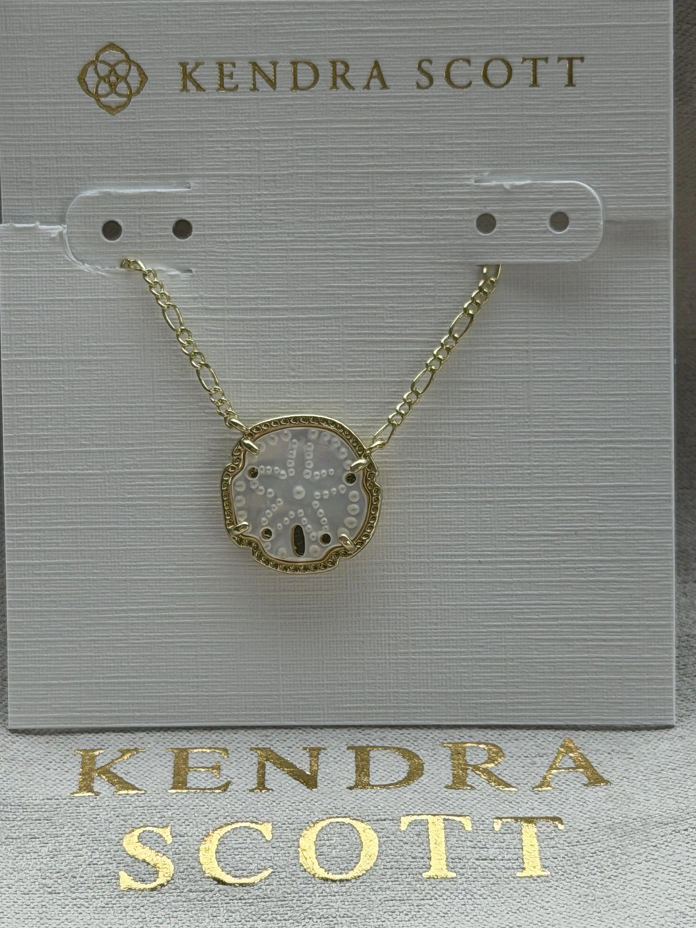 Kendra Scott necklace